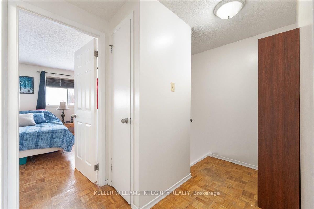 Photo 16 of 43 Valewood Crescent, Ottawa, Blackburn Hamlet — HOMEH