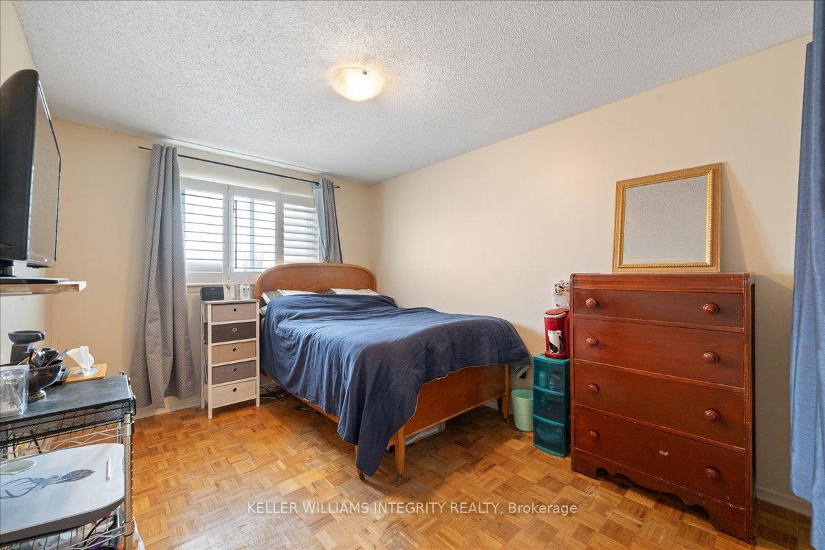 Photo 21 of 43 Valewood Crescent, Ottawa, Blackburn Hamlet — HOMEH
