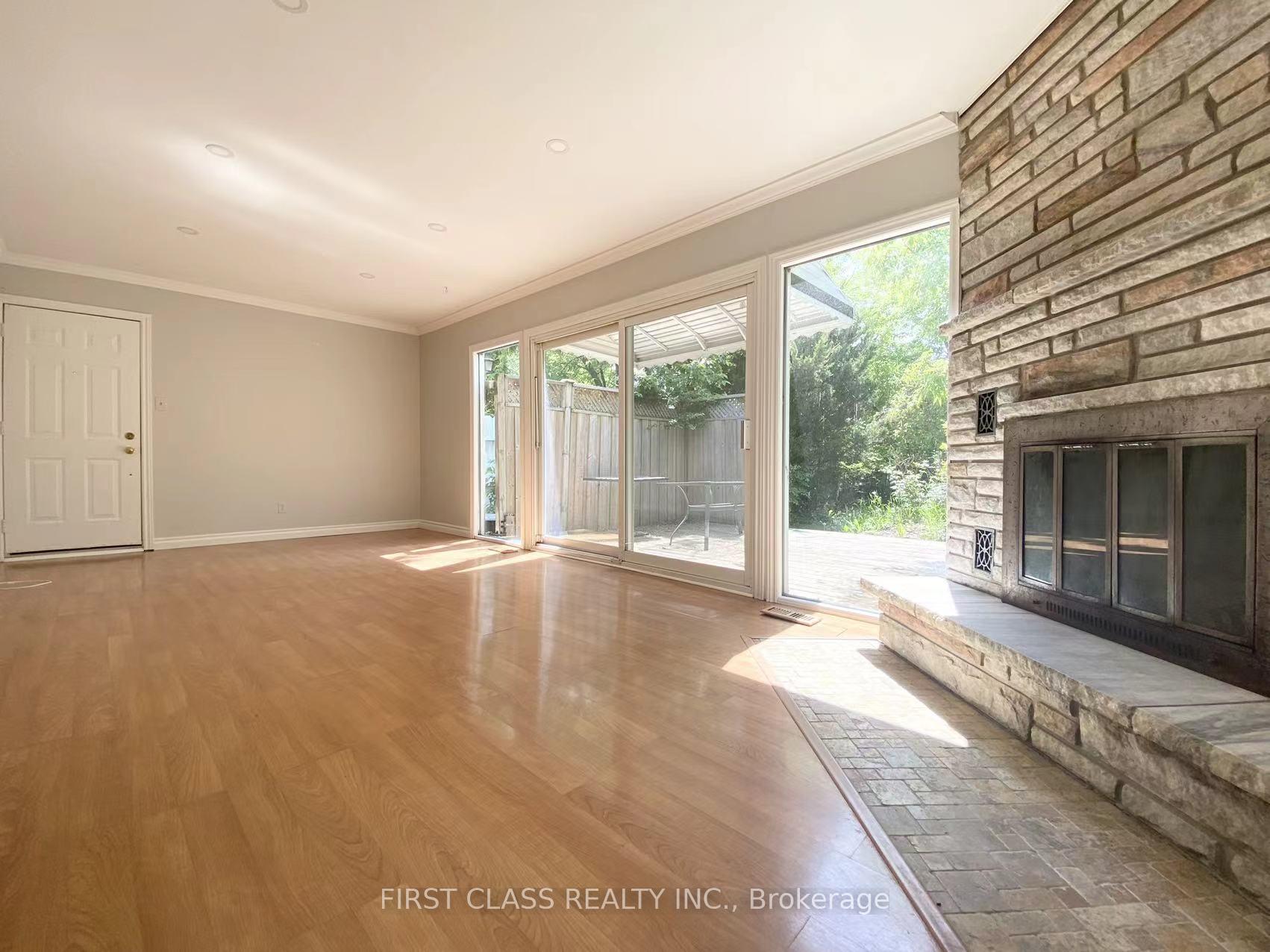 Photo 5 of 76 Twenty Fourth Street, Etobicoke, New Toronto — HOMEH