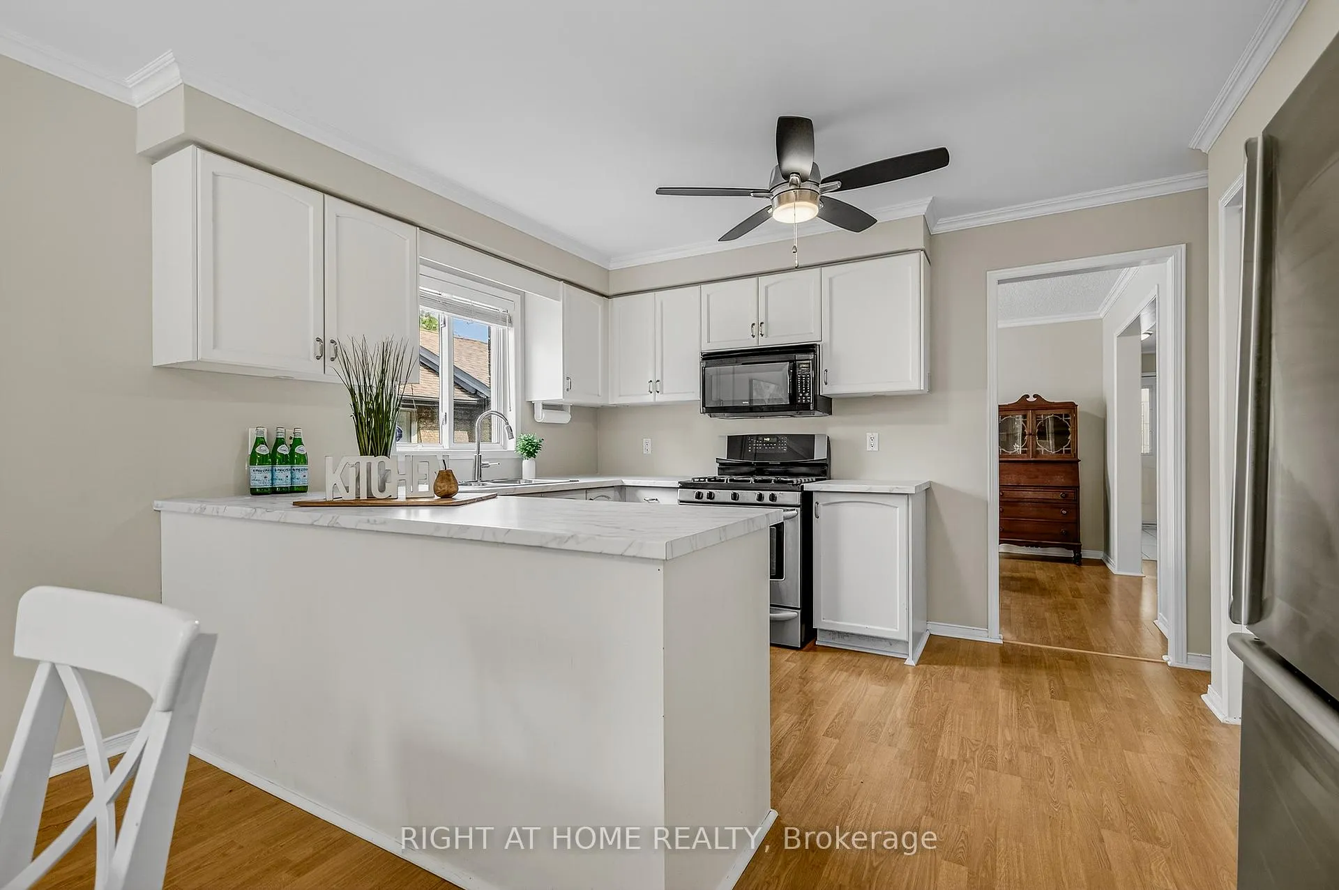 Photo 11 of 59 Kingsridge Road, Barrie, Bayshore — HOMEH