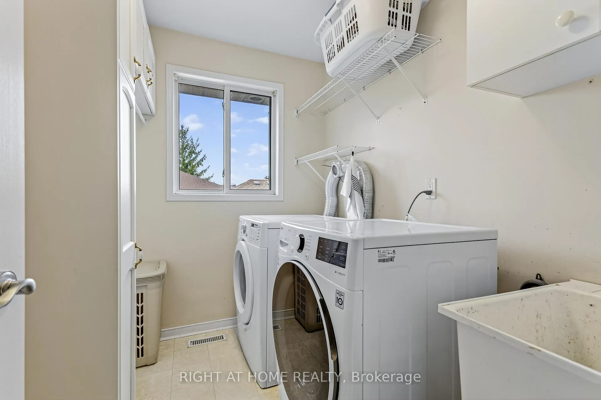 Photo 24 of 59 Kingsridge Road, Barrie, Bayshore — HOMEH