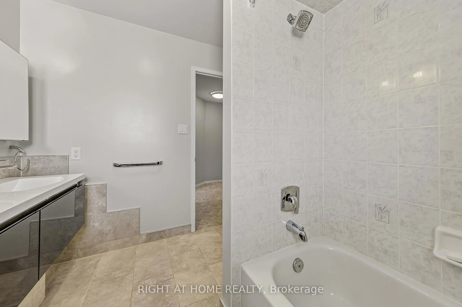Photo 31 of 59 Kingsridge Road, Barrie, Bayshore — HOMEH