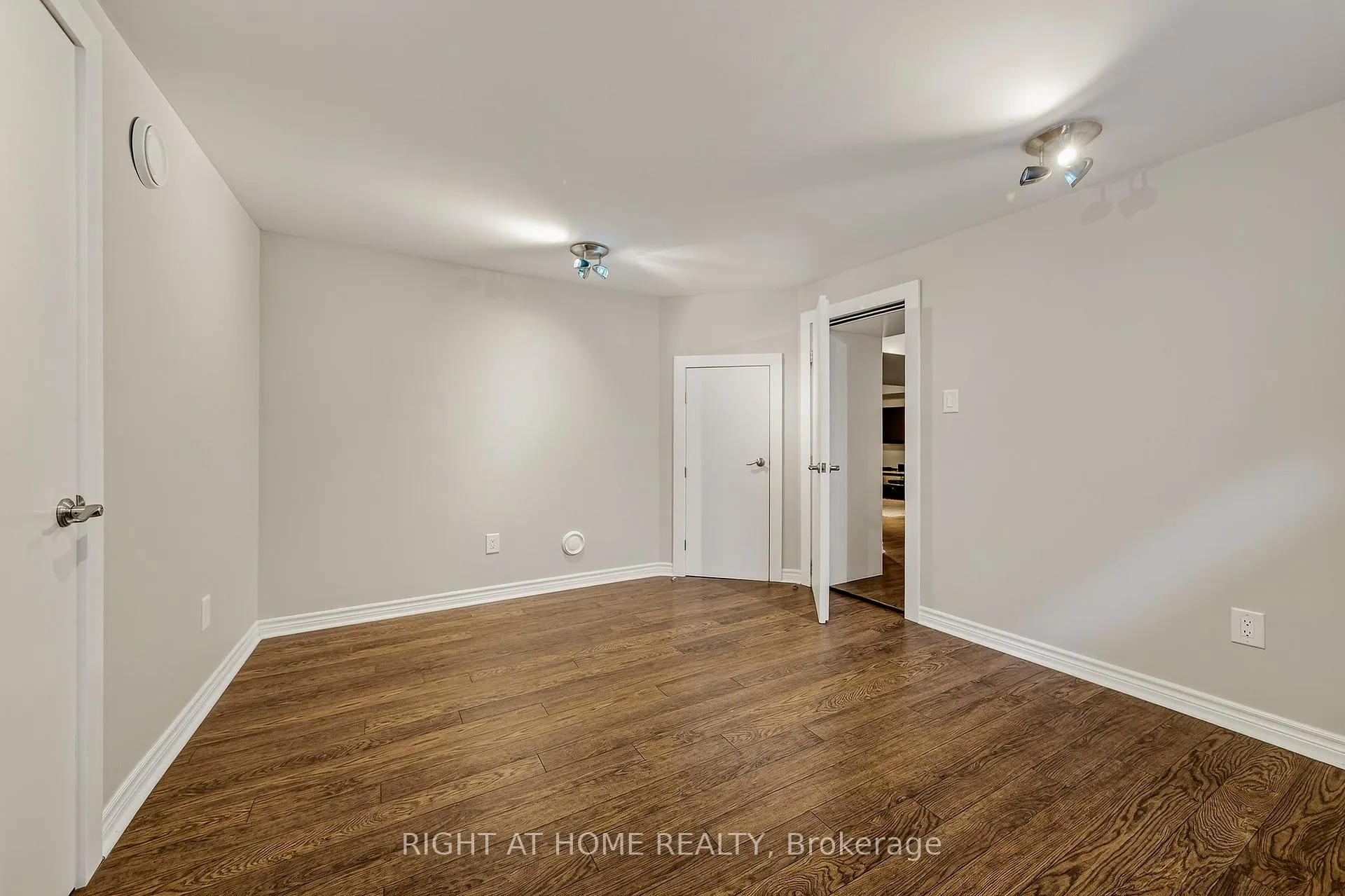 Photo 35 of 59 Kingsridge Road, Barrie, Bayshore — HOMEH
