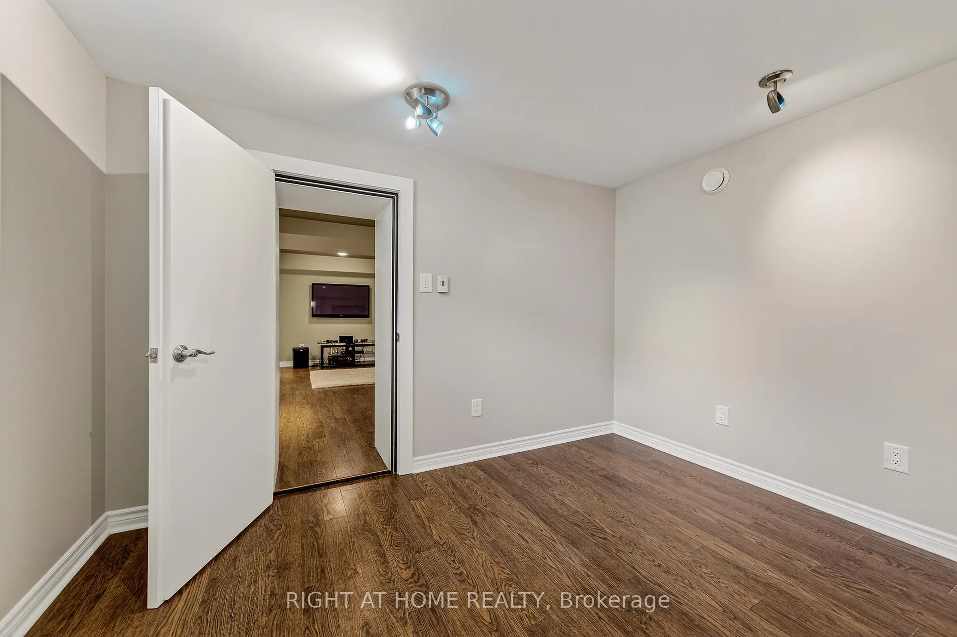 Photo 36 of 59 Kingsridge Road, Barrie, Bayshore — HOMEH