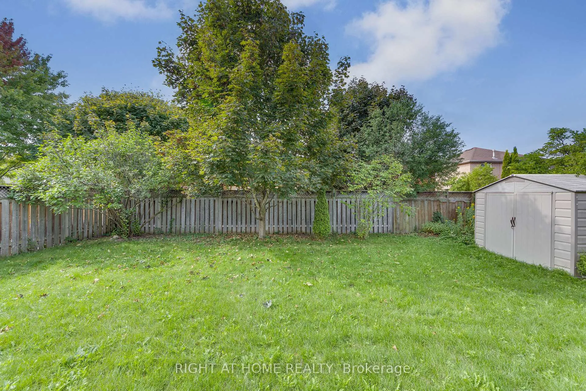Photo 40 of 59 Kingsridge Road, Barrie, Bayshore — HOMEH