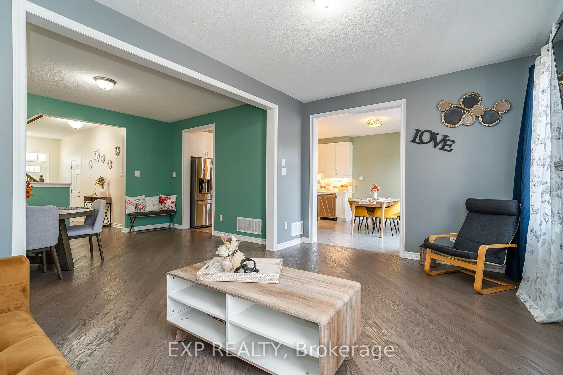 Photo 10 of 722 Devario Crescent, Ottawa, Barrhaven - Half Moon Bay — HOMEH