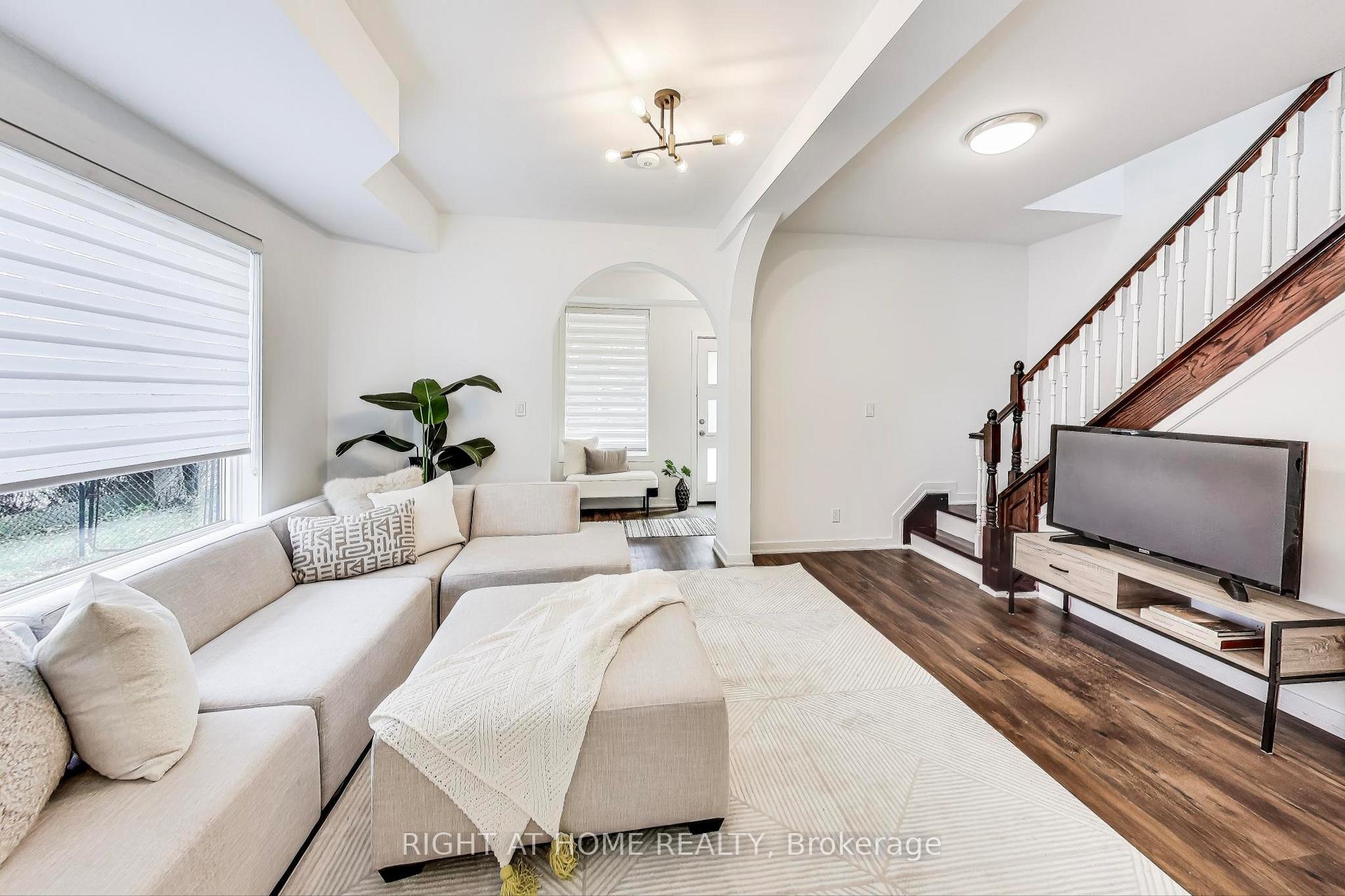 Photo 8 of 70 Laburnham Avenue, Etobicoke, Long Branch — HOMEH