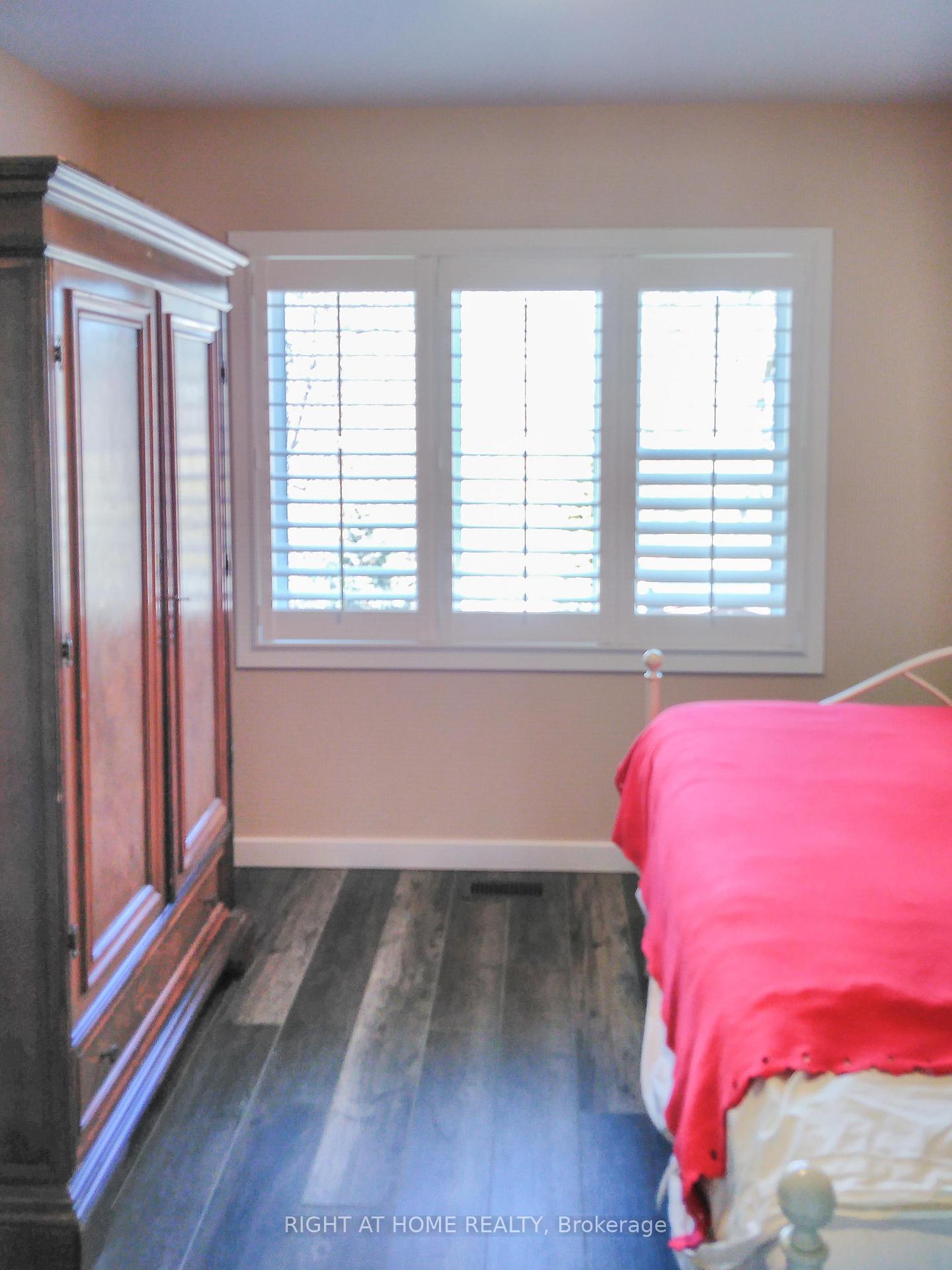 Photo 40 of 70 Laburnham Avenue, Etobicoke, Long Branch — HOMEH