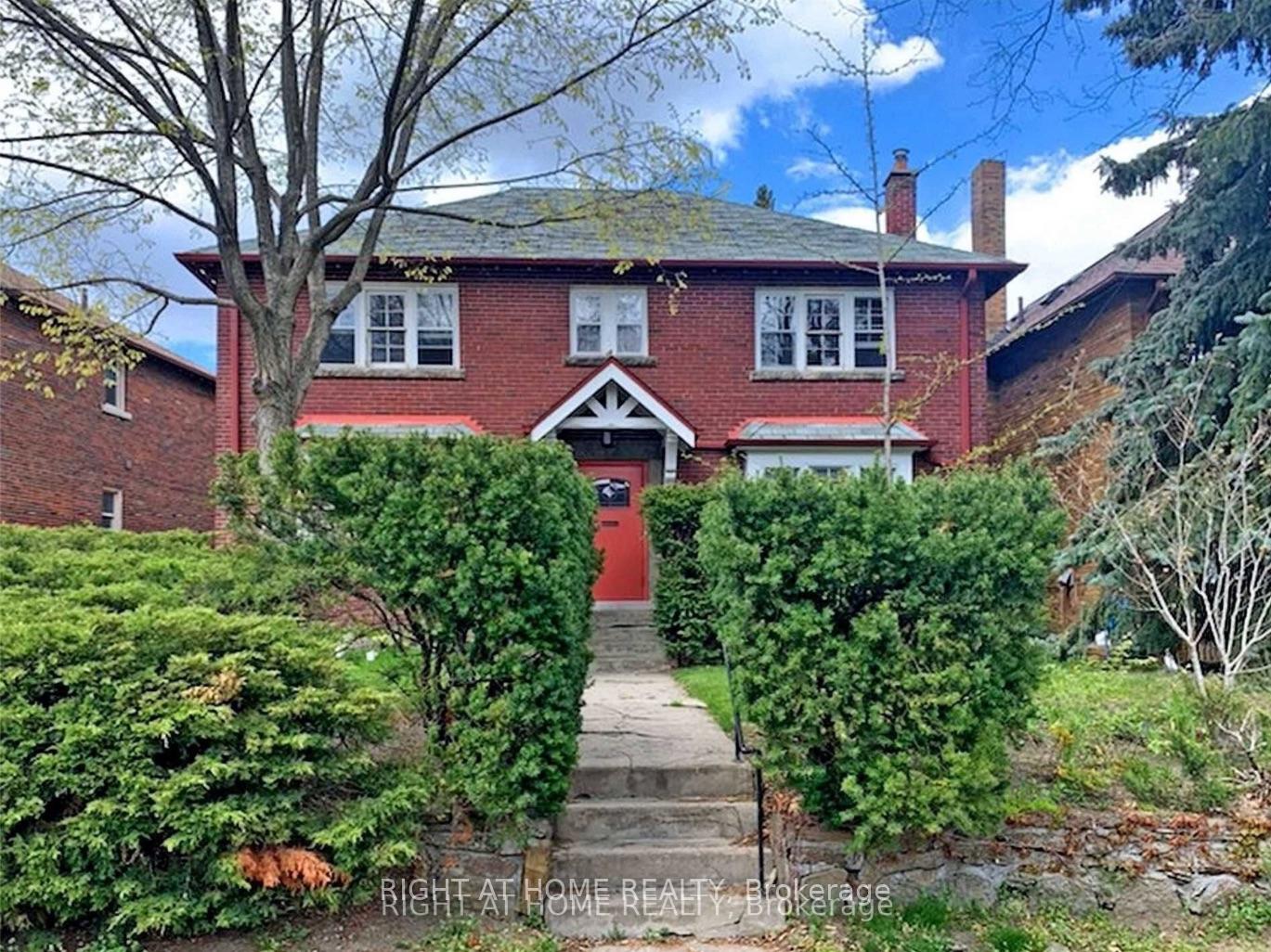 Front of 11 Rivercrest Road