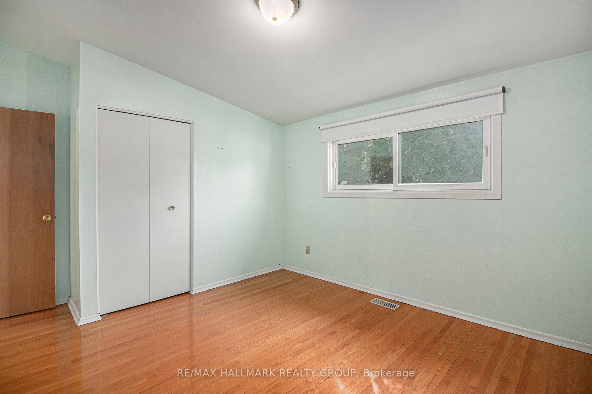 Photo 9 of 1938 Featherston Drive, Ottawa, Guildwood Estates - Urbandale Acres — HOMEH