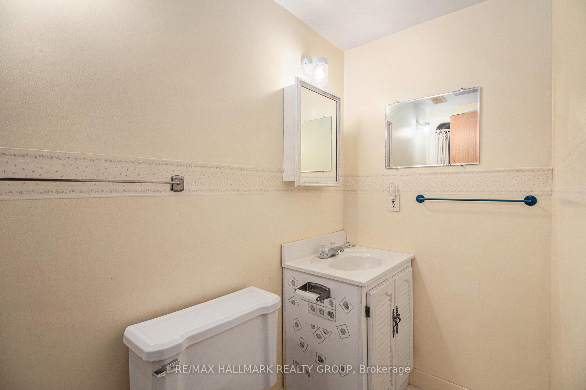 Photo 24 of 1938 Featherston Drive, Ottawa, Guildwood Estates - Urbandale Acres — HOMEH