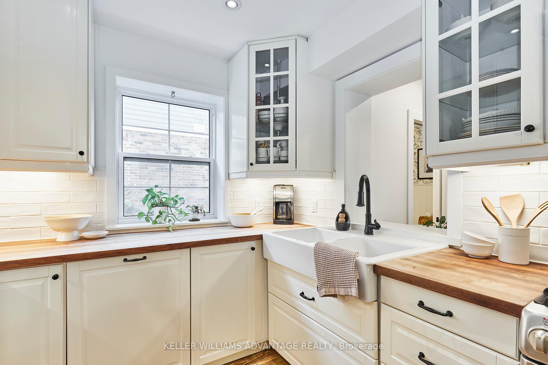 Photo 9 of 46 Thirty-Sixth Street, Etobicoke, Long Branch — HOMEH