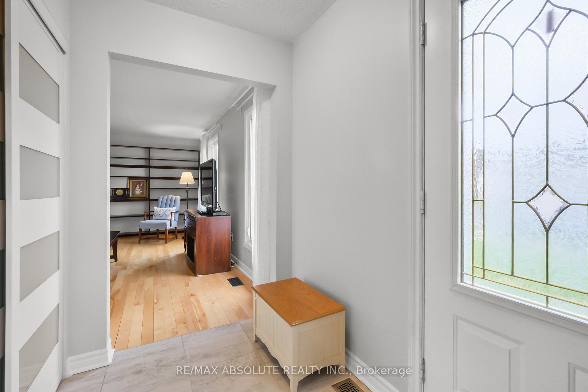 Photo 2 of 2342 Ogilvie Road, Ottawa, Beacon Hill North — HOMEH