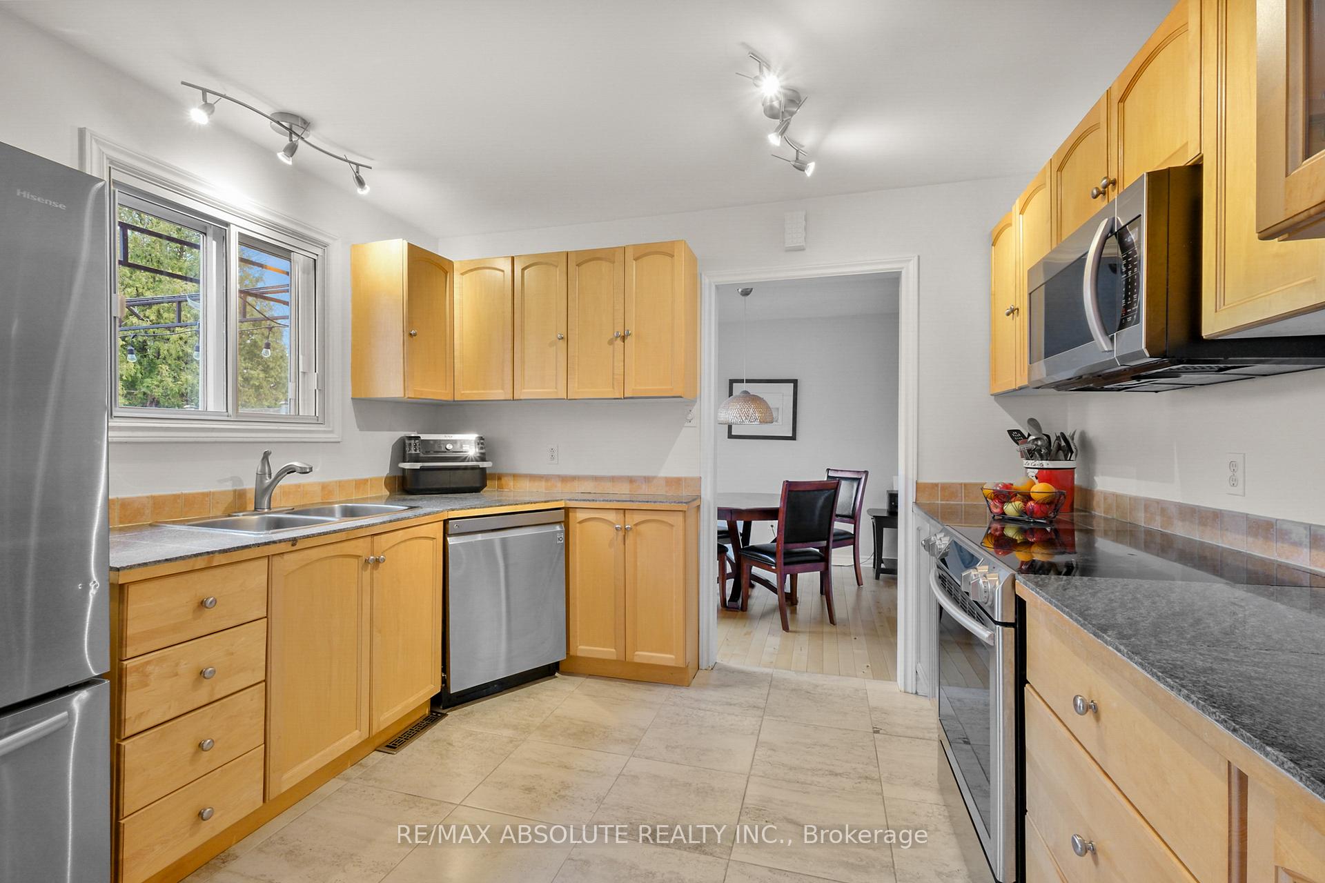 Photo 9 of 2342 Ogilvie Road, Ottawa, Beacon Hill North — HOMEH