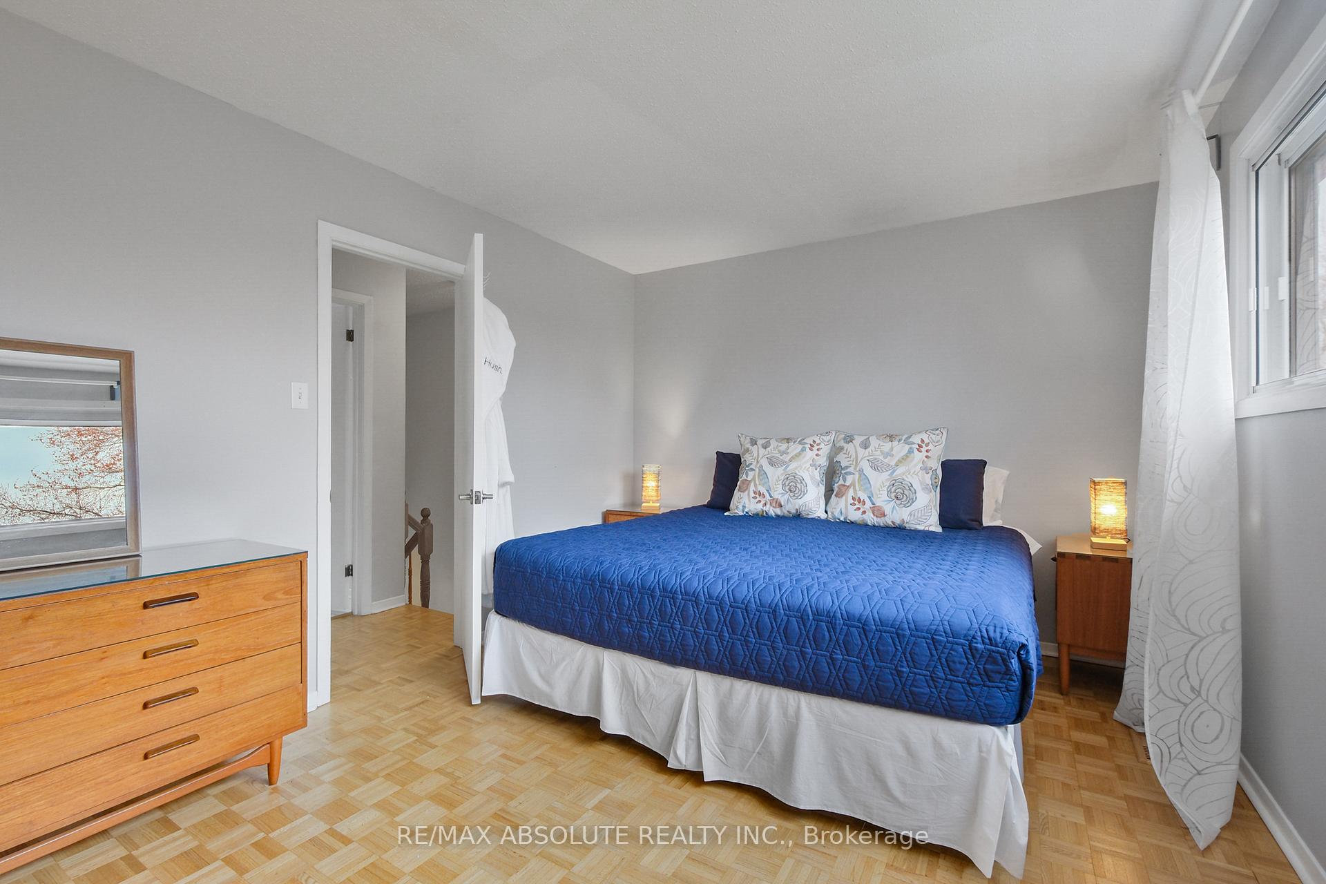 Photo 15 of 2342 Ogilvie Road, Ottawa, Beacon Hill North — HOMEH