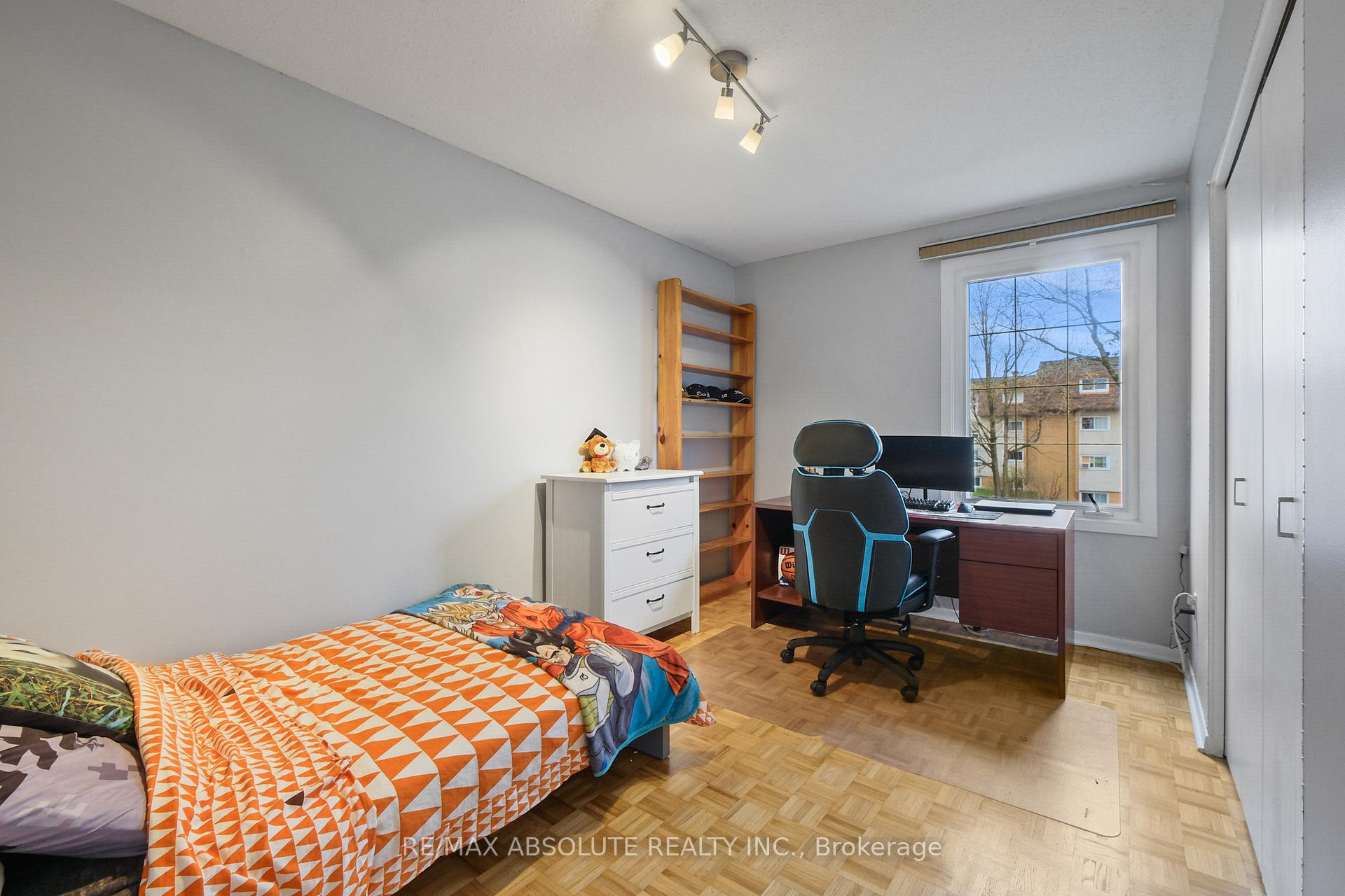 Photo 17 of 2342 Ogilvie Road, Ottawa, Beacon Hill North — HOMEH
