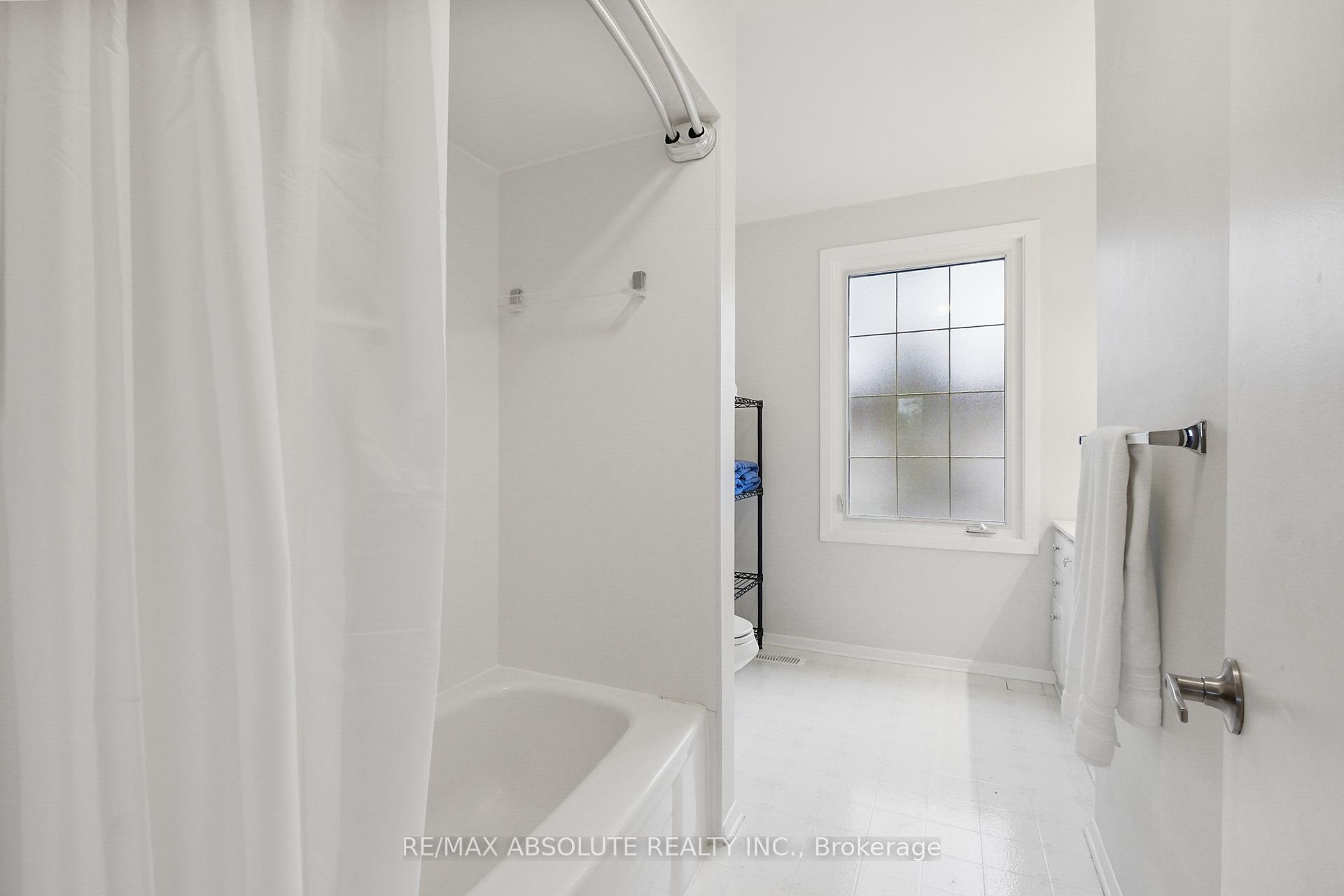 Photo 19 of 2342 Ogilvie Road, Ottawa, Beacon Hill North — HOMEH