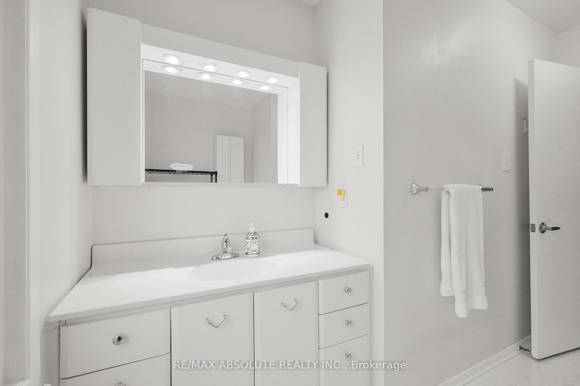 Photo 18 of 2342 Ogilvie Road, Ottawa, Beacon Hill North — HOMEH