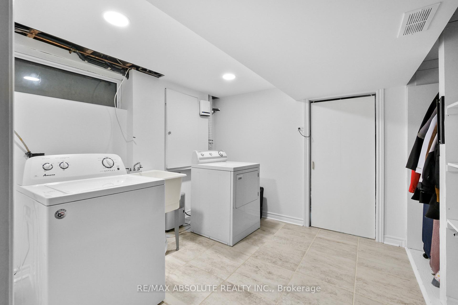 Photo 23 of 2342 Ogilvie Road, Ottawa, Beacon Hill North — HOMEH