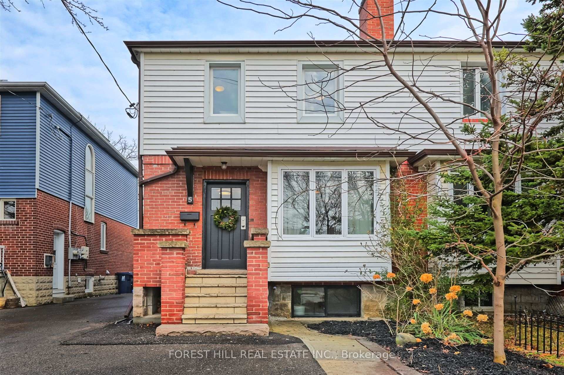 Photo 1 of 5 Sixth Street, Etobicoke, New Toronto — HOMEH