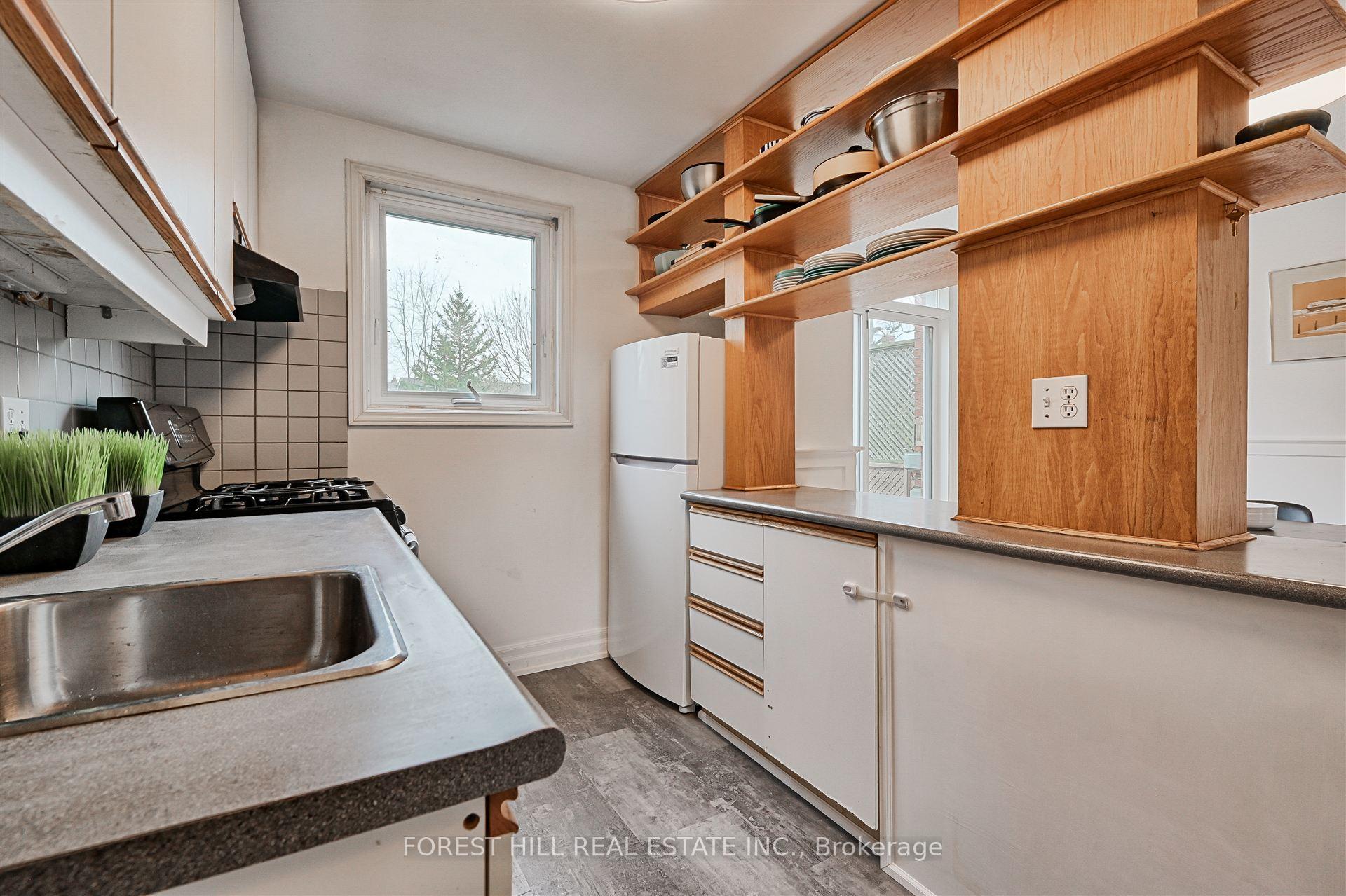 Photo 13 of 5 Sixth Street, Etobicoke, New Toronto — HOMEH