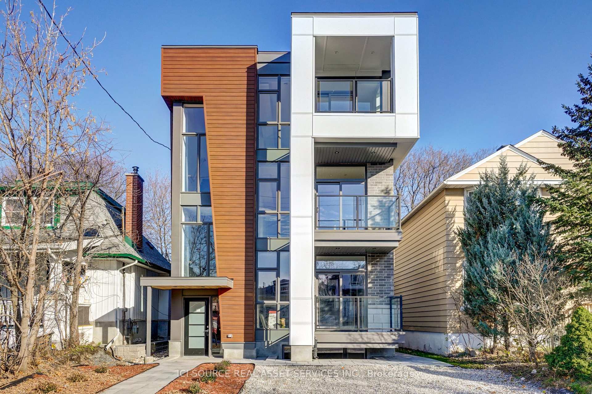 Front of Unit 2, 9 Gilchrist Avenue