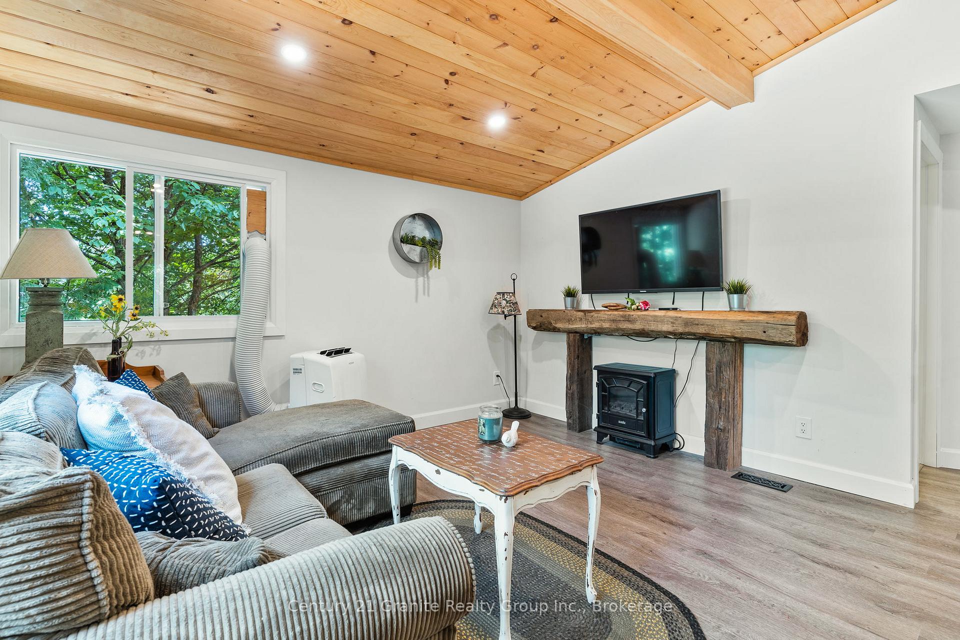 Photo 7 of 10979 Highway 118, Algonquin Highlands, Stanhope — HOMEH