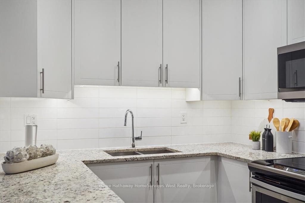 Photo 9 of 79 Elder Avenue, Etobicoke, Long Branch — HOMEH
