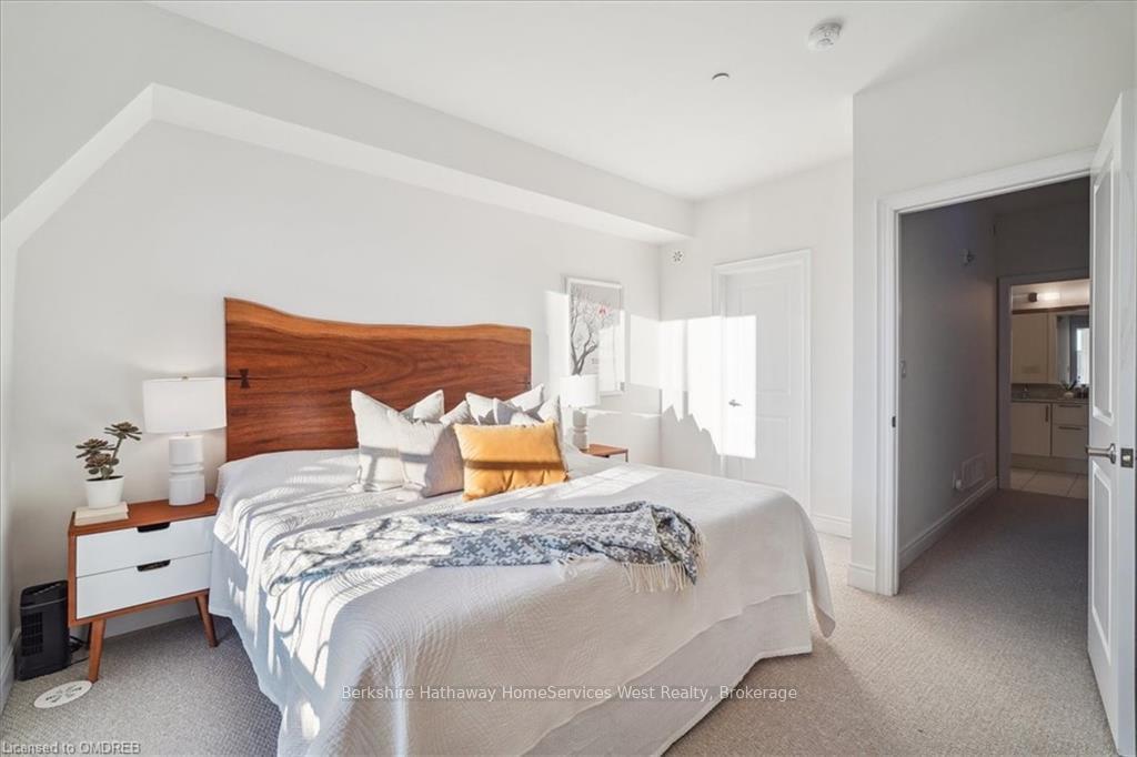 Photo 24 of 79 Elder Avenue, Etobicoke, Long Branch — HOMEH