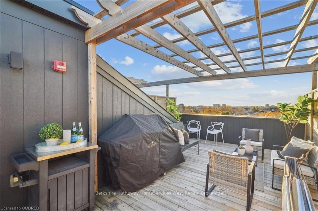 Photo 30 of 79 Elder Avenue, Etobicoke, Long Branch — HOMEH
