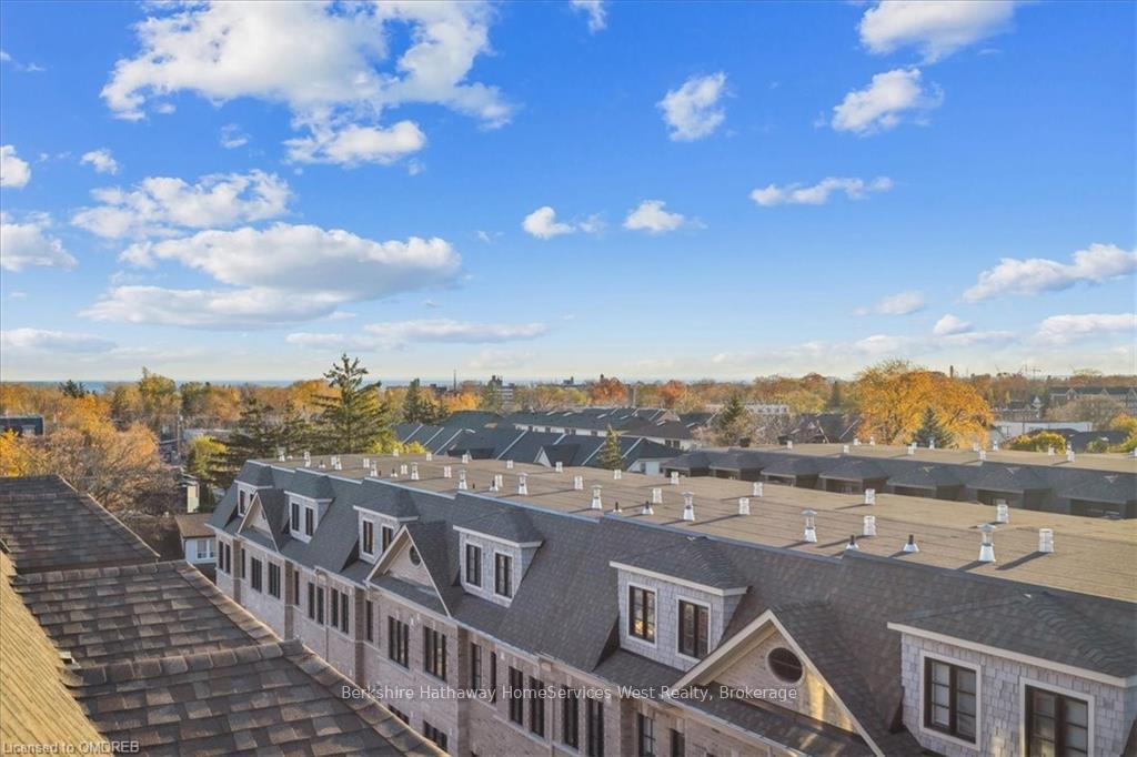 Photo 33 of 79 Elder Avenue, Etobicoke, Long Branch — HOMEH