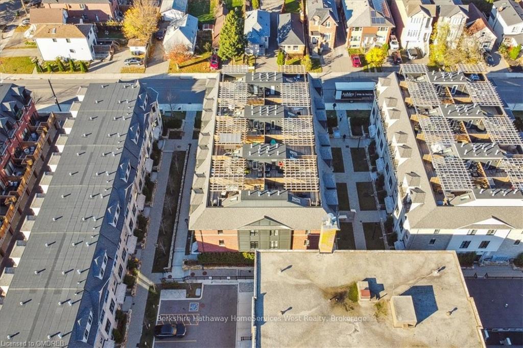 Photo 40 of 79 Elder Avenue, Etobicoke, Long Branch — HOMEH