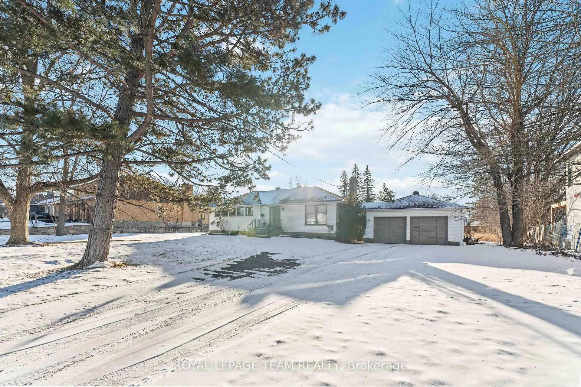 Photo 2 of 420 Billings Avenue, Ottawa, Alta Vista/Faircrest Heights — HOMEH