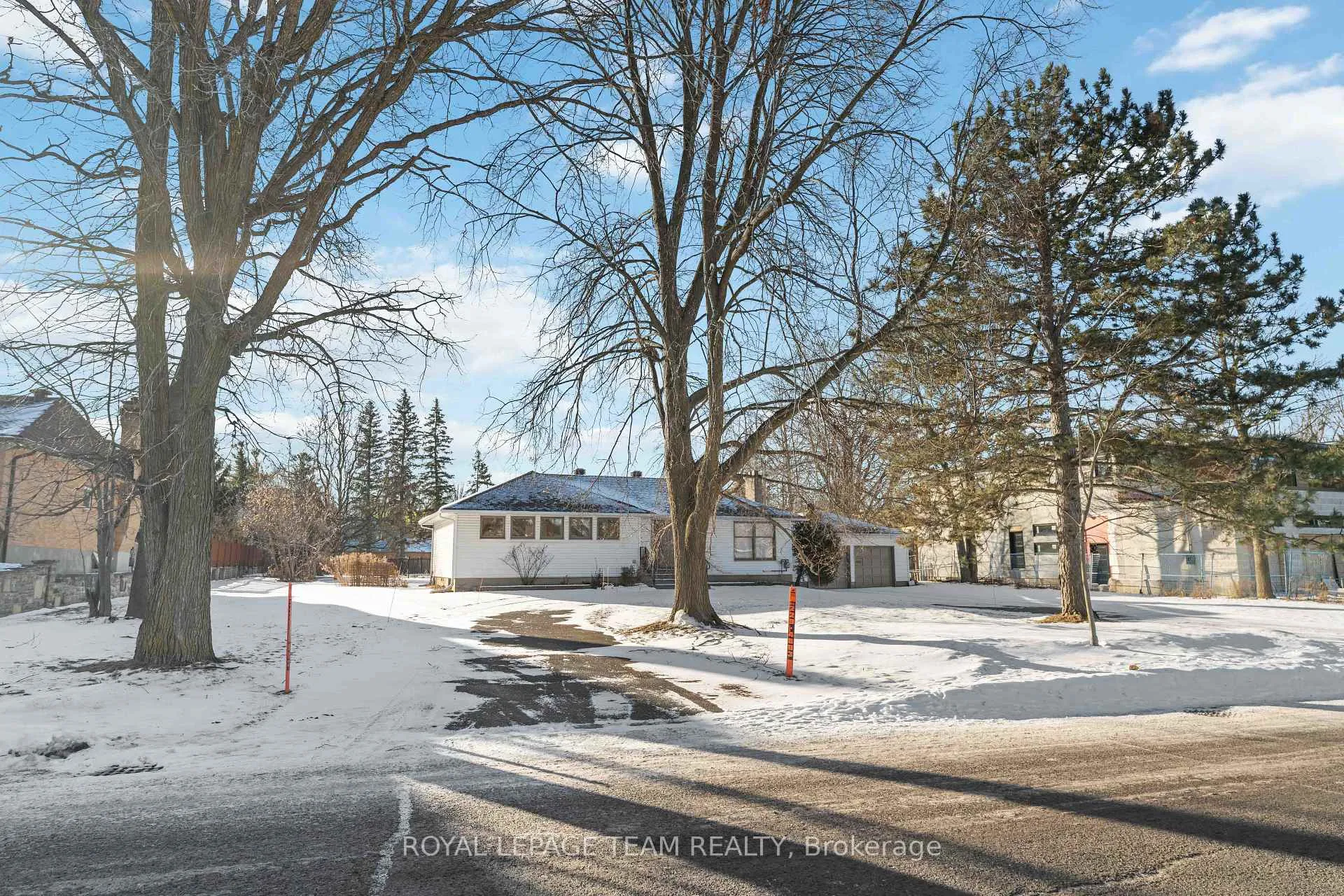 Photo 4 of 420 Billings Avenue, Ottawa, Alta Vista/Faircrest Heights — HOMEH