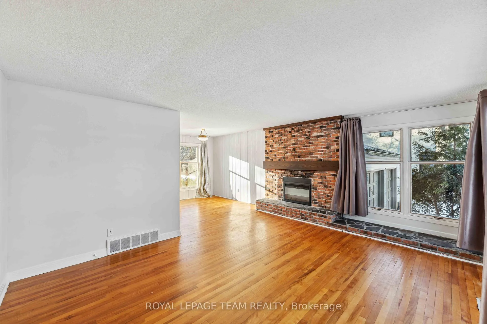 Photo 13 of 420 Billings Avenue, Ottawa, Alta Vista/Faircrest Heights — HOMEH