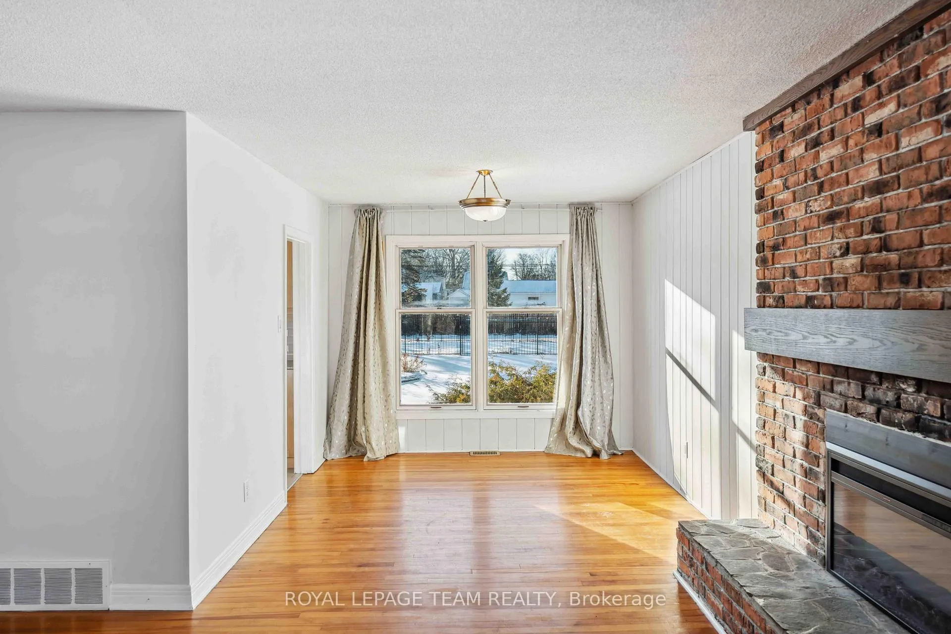 Photo 15 of 420 Billings Avenue, Ottawa, Alta Vista/Faircrest Heights — HOMEH