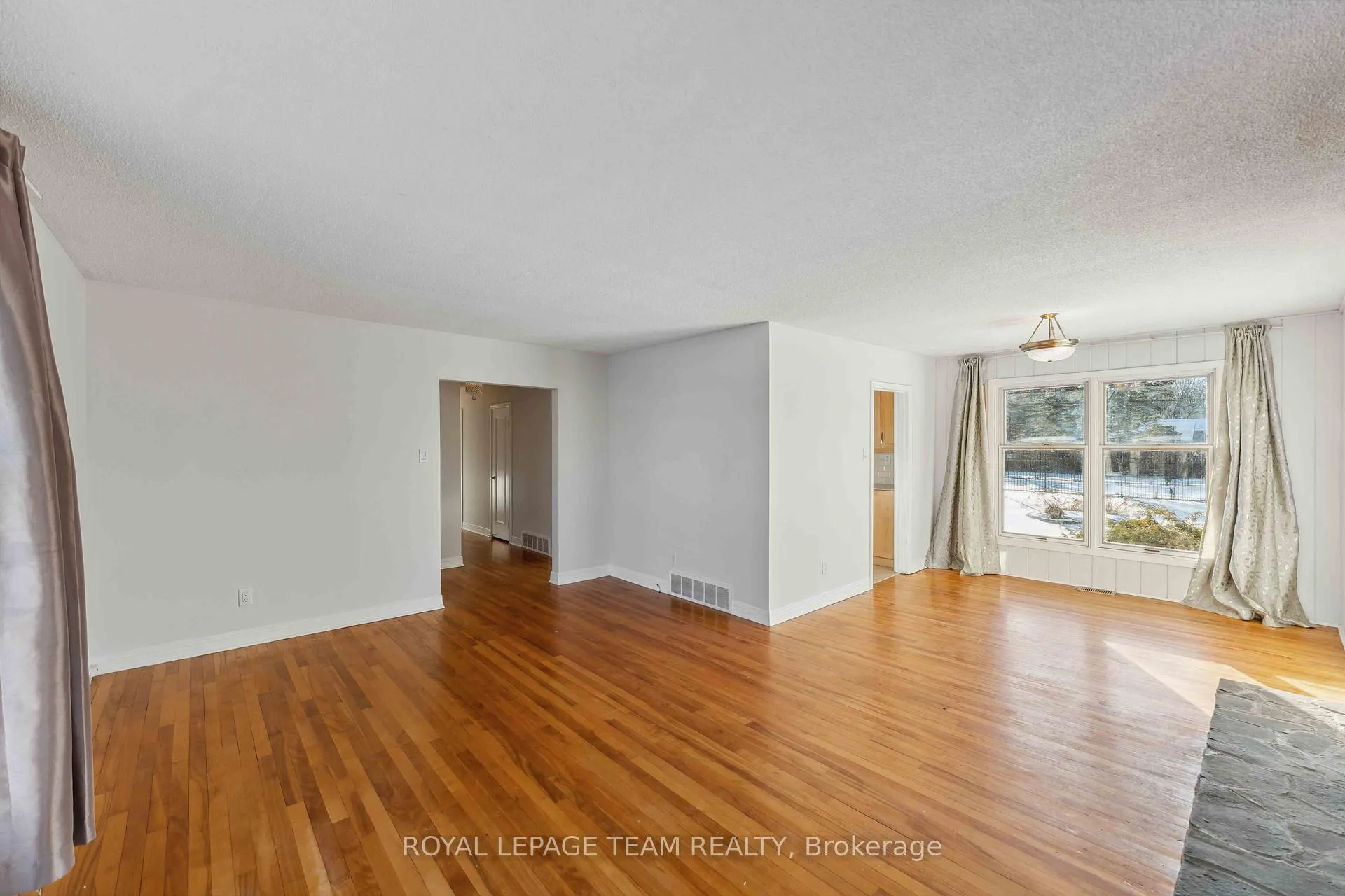 Photo 17 of 420 Billings Avenue, Ottawa, Alta Vista/Faircrest Heights — HOMEH