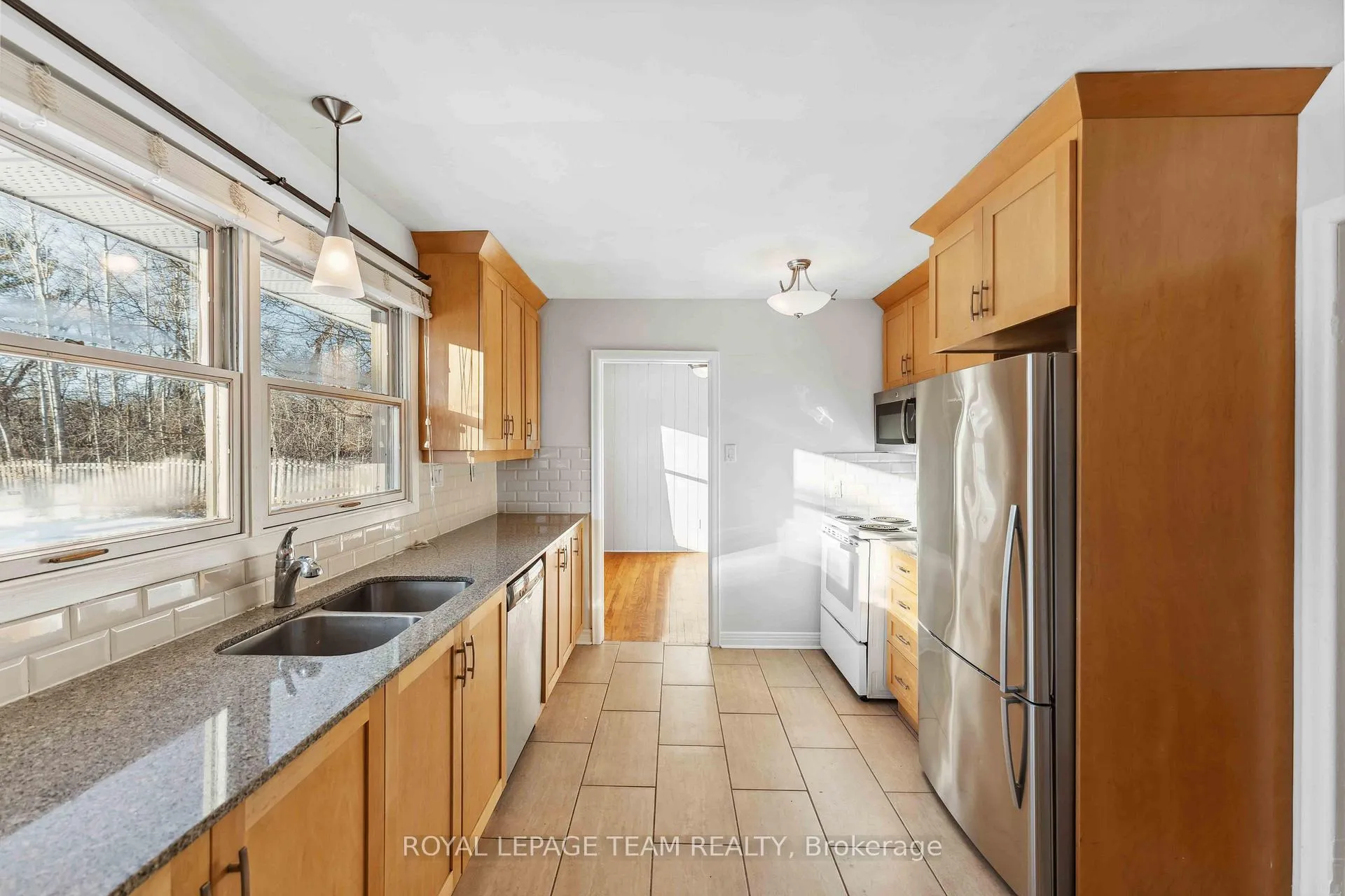 Photo 22 of 420 Billings Avenue, Ottawa, Alta Vista/Faircrest Heights — HOMEH