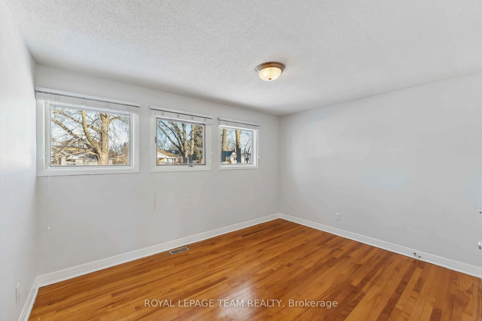 Photo 37 of 420 Billings Avenue, Ottawa, Alta Vista/Faircrest Heights — HOMEH