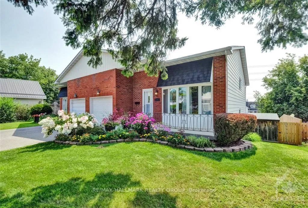 Photo 4 of 11 Alder Crescent, Ottawa, Blackburn Hamlet — HOMEH