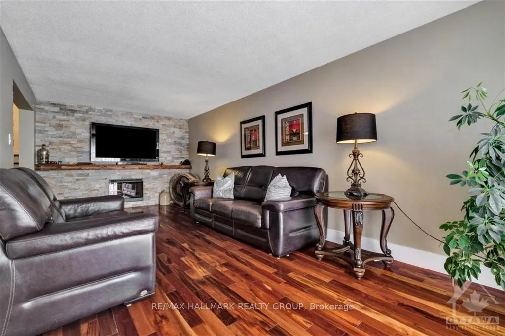 Photo 7 of 11 Alder Crescent, Ottawa, Blackburn Hamlet — HOMEH