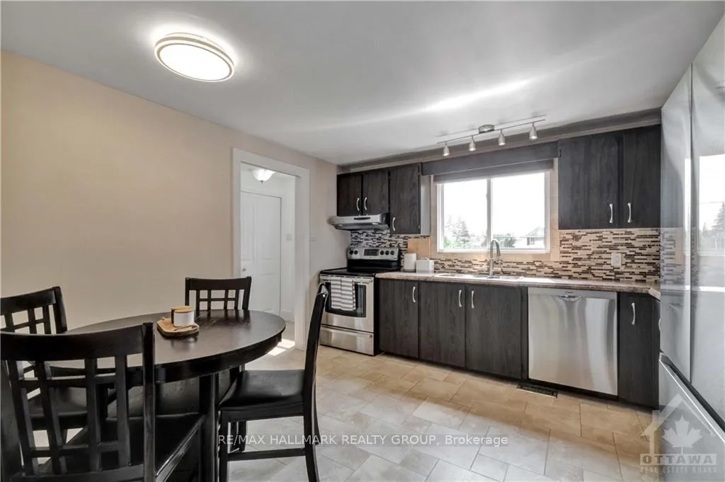 Photo 14 of 11 Alder Crescent, Ottawa, Blackburn Hamlet — HOMEH