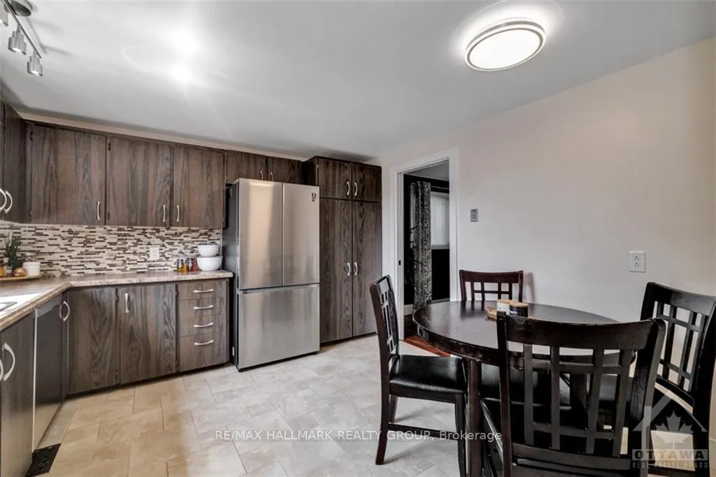 Photo 15 of 11 Alder Crescent, Ottawa, Blackburn Hamlet — HOMEH