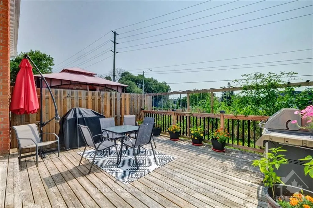 Photo 25 of 11 Alder Crescent, Ottawa, Blackburn Hamlet — HOMEH