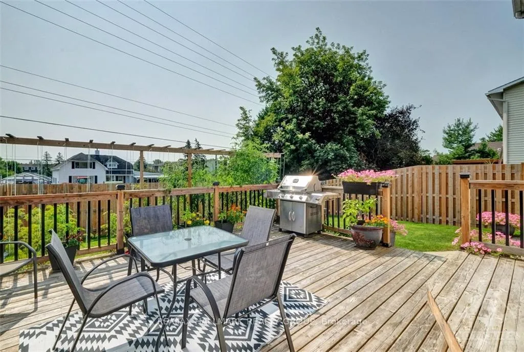 Photo 26 of 11 Alder Crescent, Ottawa, Blackburn Hamlet — HOMEH