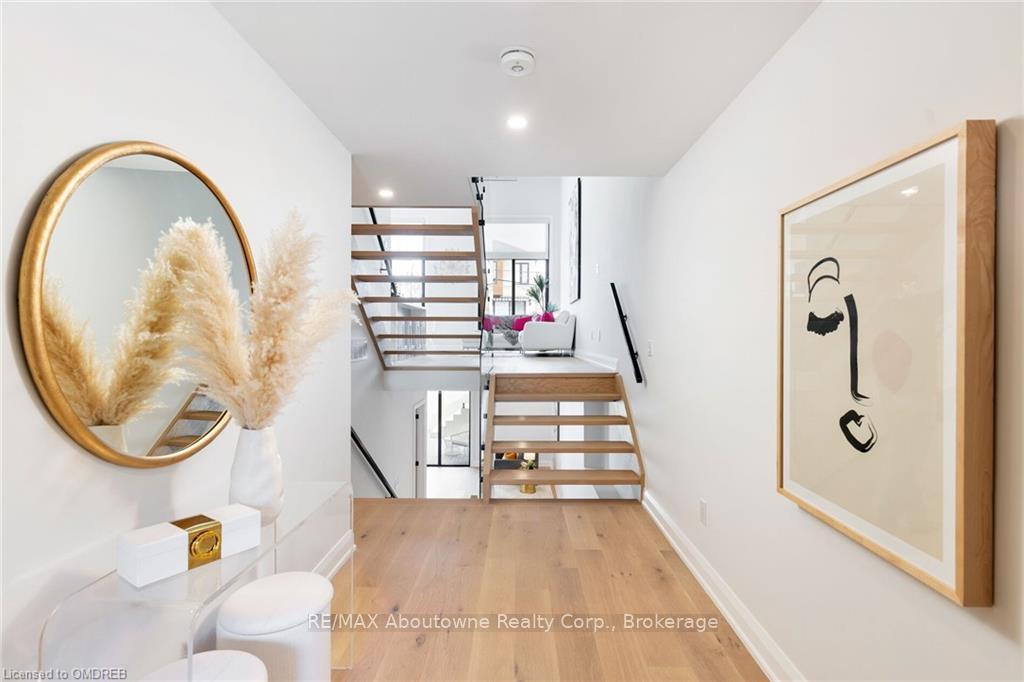 Photo 9 of 103 Tenth Street, Etobicoke, New Toronto — HOMEH