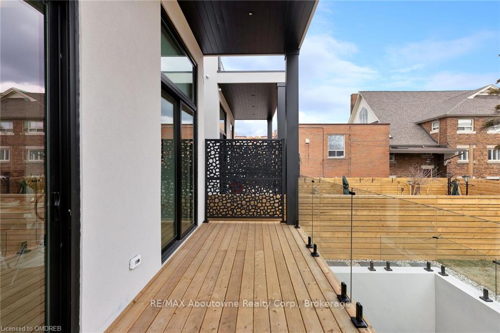 Photo 14 of 103 Tenth Street, Etobicoke, New Toronto — HOMEH