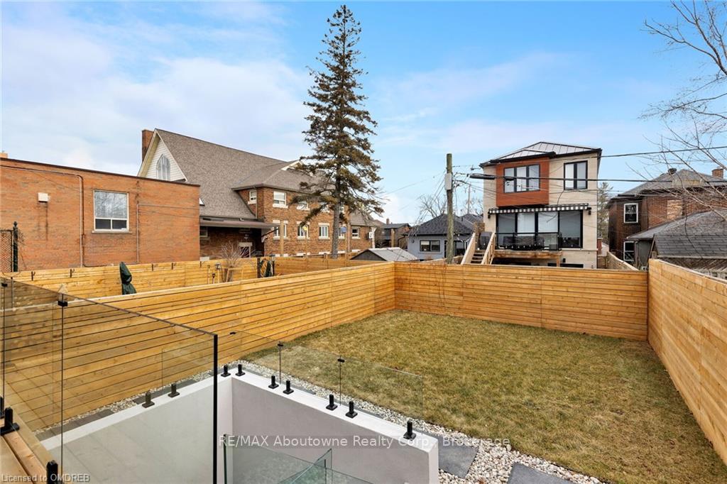 Photo 19 of 103 Tenth Street, Etobicoke, New Toronto — HOMEH