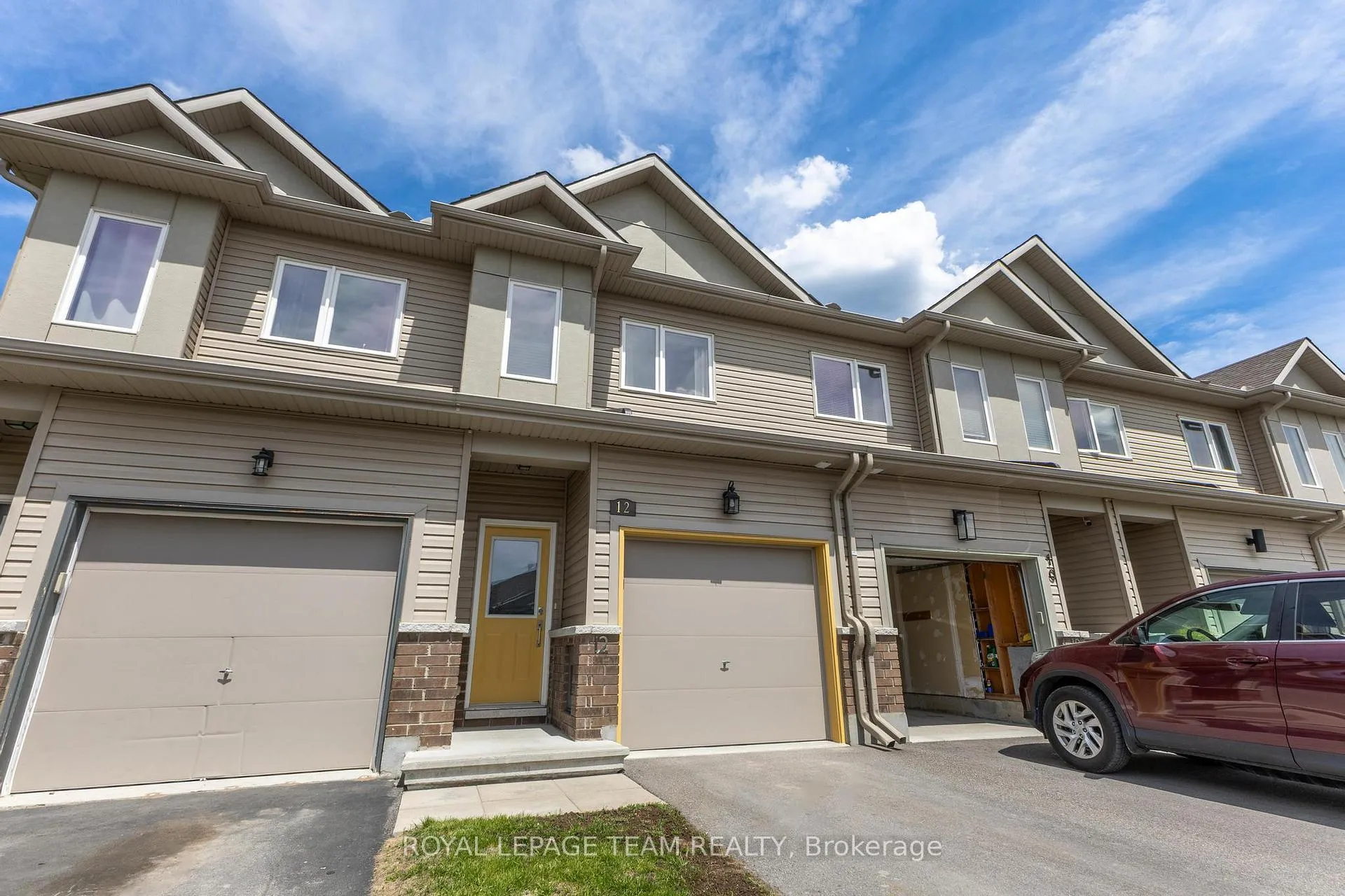 Photo 2 of 12 Mona Mcbride Drive, Arnprior — HOMEH