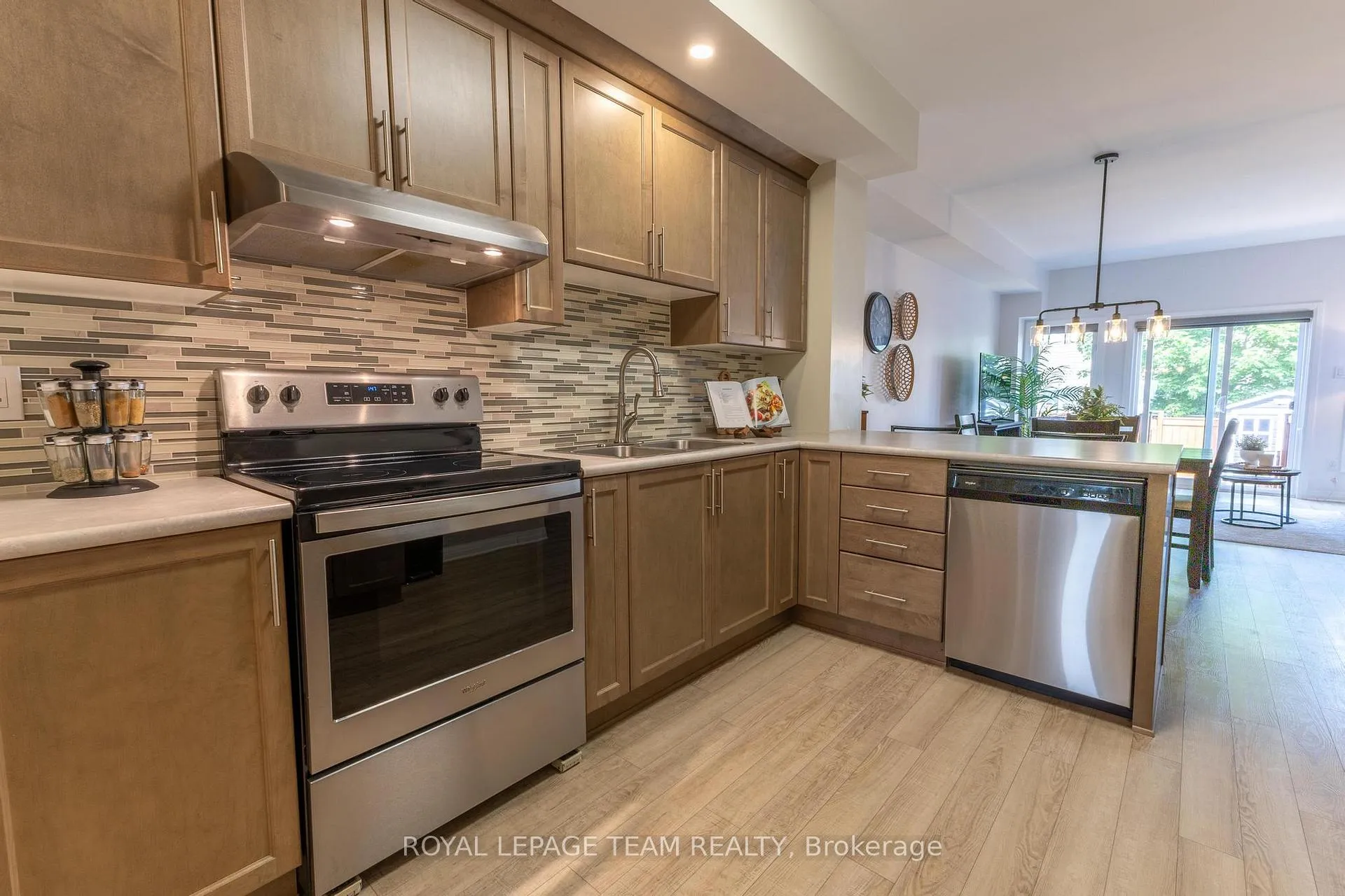 Photo 5 of 12 Mona Mcbride Drive, Arnprior — HOMEH